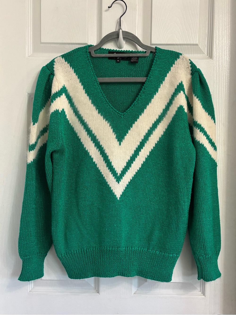 Angenie Vintage 80’s Green Chevron V-Neck Sweater Cream Accents Medium